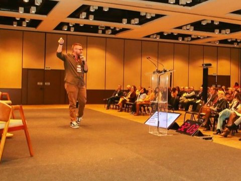 Dudu palestrando no Congresso Gaúcho de Atualização em Pediatria